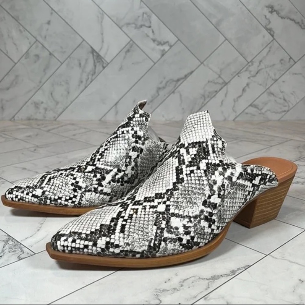 Code West Text Me Mules - Picture 3 of 10